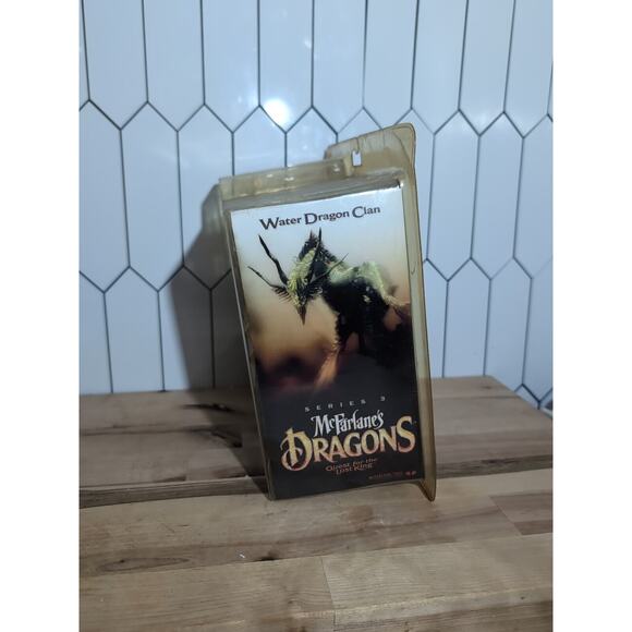 McFarlane's Dragons Quest For The Lost King Series 3 Water Dragon Clan 2006 - Picture 5 of 7